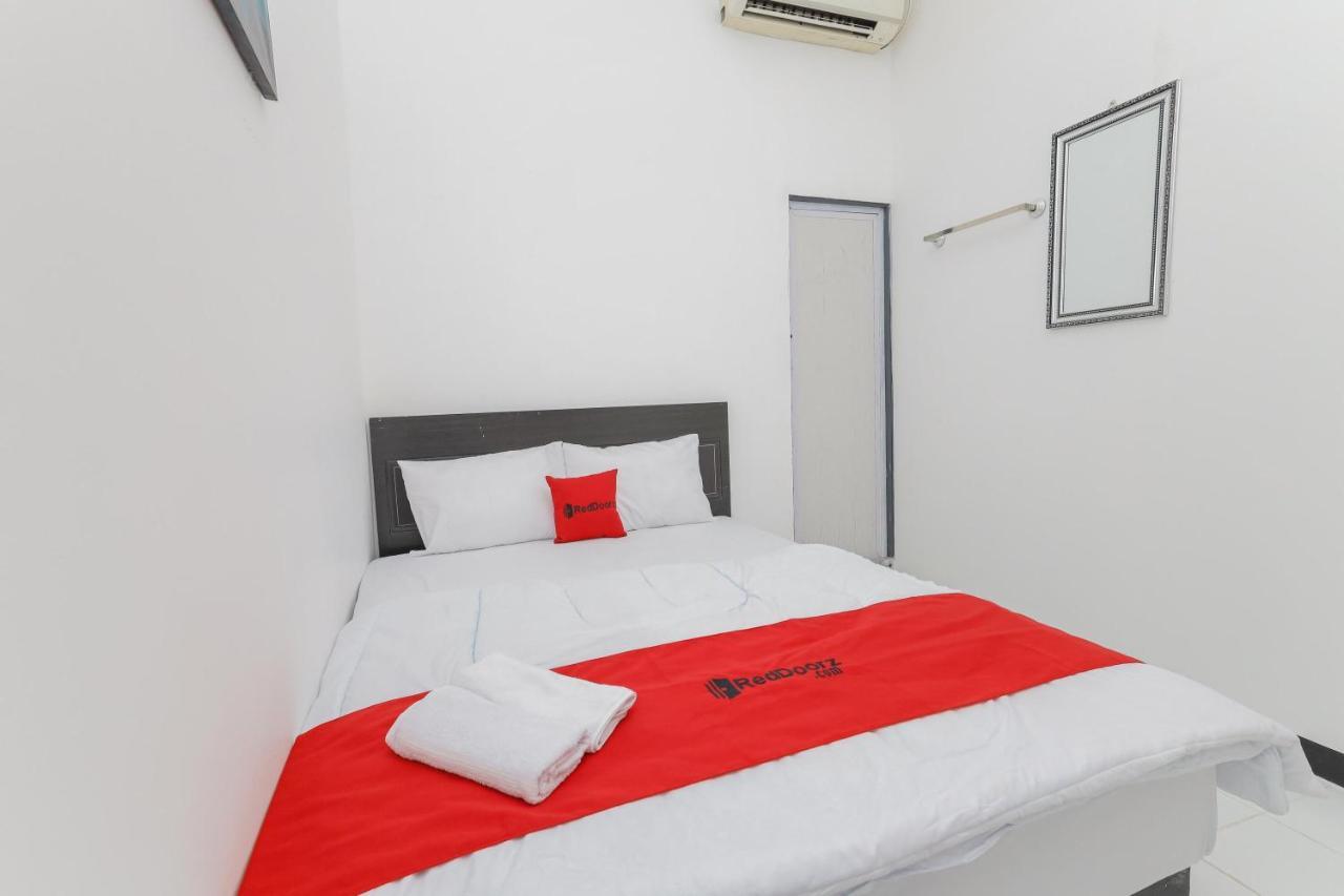 Hotel Reddoorz Near Mayapada Hospital Surabaya