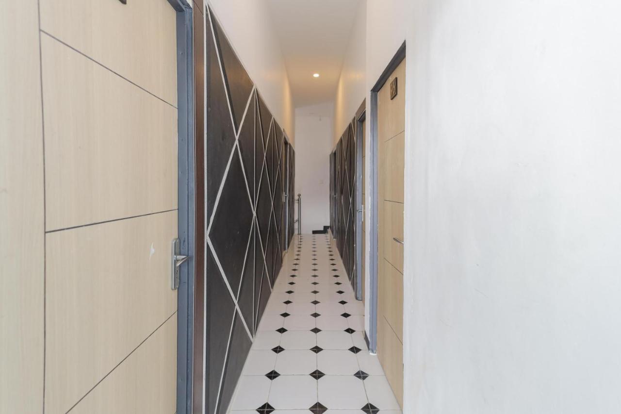 Hotel Reddoorz Near Mayapada Hospital 2*